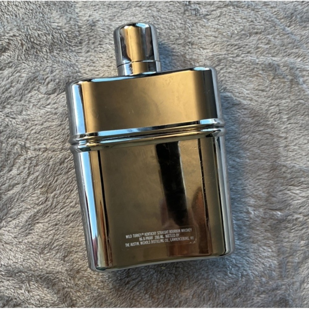 Wild Turkey Embossed Bird Scene Plastic Chrome Glass Lined Flask Empty 200 ml - Picture 3 of 12
